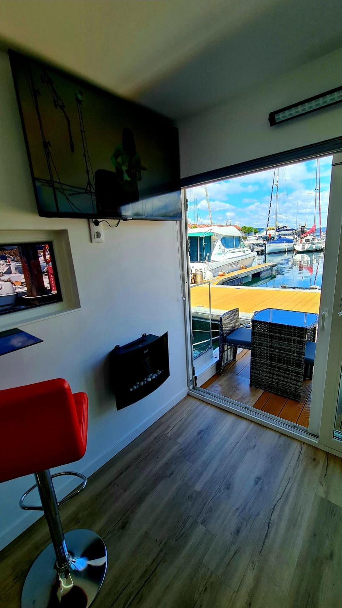 Barco-Apartamento En El Nautico De Vigo Exterior foto